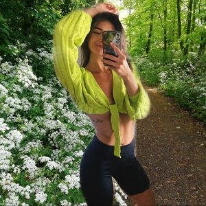 Bright Green Cropped Sweater🥝
